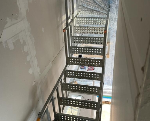 bautreppemieten - 1 Geschoss Sonderhöhe Gerader Lauf mit gewendeltem Antritt - 2