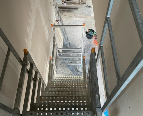 bautreppemieten - 1 Geschoss Sonderhöhe Gerader Lauf mit gewendeltem Antritt - 3